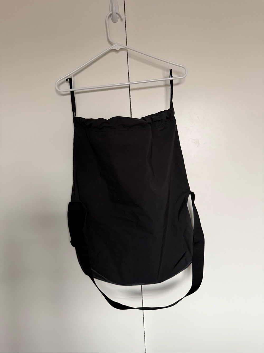 Uniqlo DRAWSTRING SHOULDER BAG, Color: Black, New W/O Tags, Never Worn - Picture 7 of 8